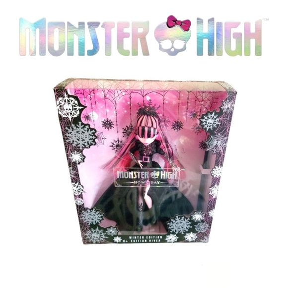 Monster High Draculaura Doll Special Howlyday Edition - Picture 4 of 6